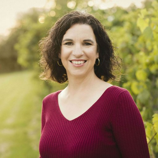 Coach for high achievers, dream believers, action takers, + difference makers! Let’s bring your bold goals to life! Author | Speaker | Reader | Mom❤️