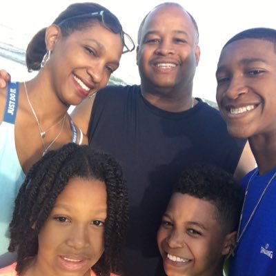 manofdapeebles's profile picture. Man of God...Devoted Husband and Father...NSU graduate 🎓 KAY👌🏽♦️...Sales Manager