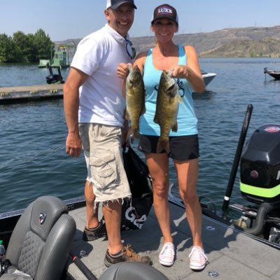sandee_day's profile picture. Thanking God everyday for the blessing of being able to love life, my hubby, my kids, bass fishing and country music 🎶