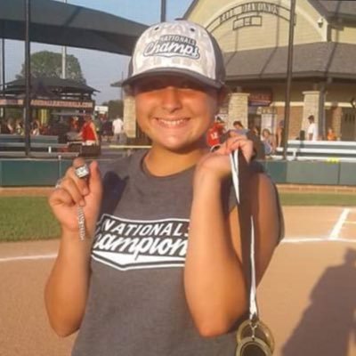 softball & vollyball❤️❤️-HMS 8th grade-“just because my path is different doesn’t mean I’m lost”🤙🏼
