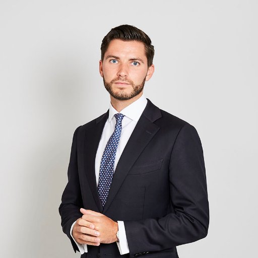 #CharteredSurveyor @Cluttons providing #commercial #PropertyAdvice in Central #London. Eager #swimmer and #runner.