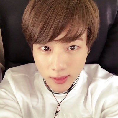 qT0RBINqWUK4jUl's profile picture. 