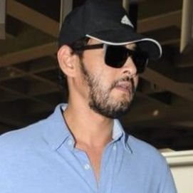 Nandhin12251160's profile picture. 