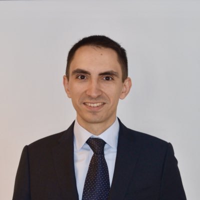 Padre | Marido | CIO Alkimia Capital | Intereses: inversiones, libros, yoga, música.