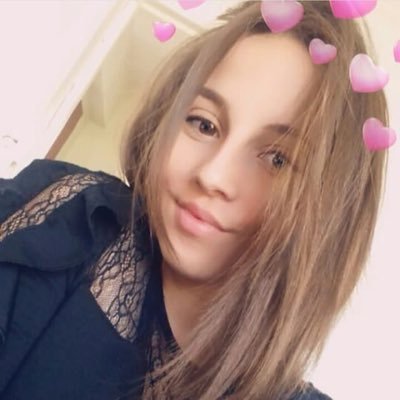 Julie 16 yo DM open 📥🇫🇷 Je suis bi j'ai une preference pour les filles mes les gars vous pouvez venir quand même