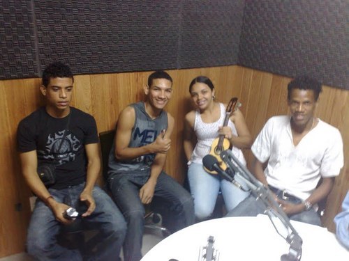 SOMOS A BANDA PARTIR DO ALTO ! BANDA CATOLICA DE SALVADOR/BA QUE TOCA PAGODE.http://t.co/yE42eGMjIl