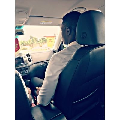 ekplange's profile picture. 😕