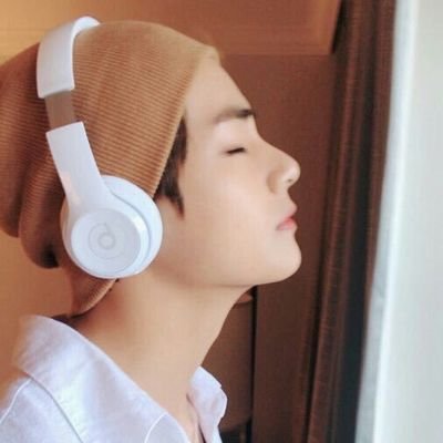 'Moments pass like a bus and dont return.but the memories stays a long time'-Taehyung.
..BUT I STILL WANT YOU..,DON'T LEAVE ME...