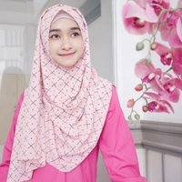 Renita Alviana Sari💚🌙 (@alvianarenita) 's Twitter Profile