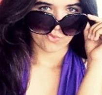 Quando você acha que sabe todas as perguntas ,  vem a vida e muda todas as perguntas . 

viveer a vida intensamenteee *-*