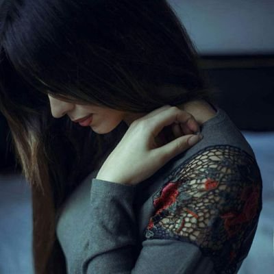 ‏رسـالة لأهلـي وكل مـن يعـرفنـي  ..
وان سبقتكم للطين الذي خلقتم منه ،
خبئوا سري و امسحوا زلاتي من قلوبكم ،
 وحدثوا الله كثيراً عني