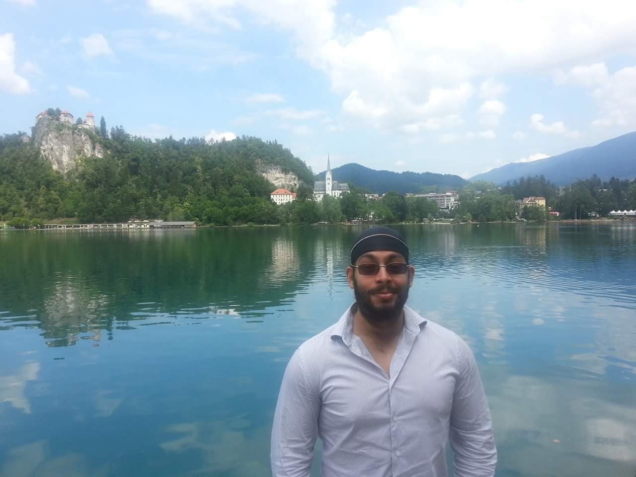 Sumeet_Robotics's profile picture. Research scientist at Google Brain Robotics in NYC. All views are my own.