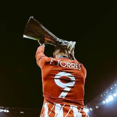 ¿Lo entendieron?¡Pues esto no vale de nada! ¡Lo q vale es q sois mejores...Lo q vale es q sois el Atlético y hay 50.000 ahí afuera q van a morir por vosotros!