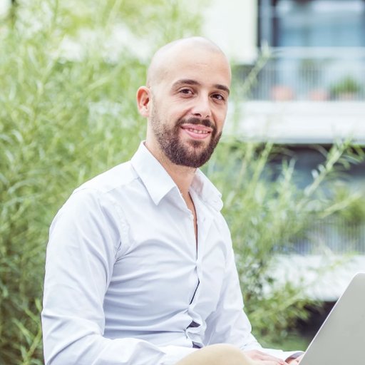 Software Architect and Developer, Salsa Dancer, Diver, Kitesurfer. Consultant @RedHat.