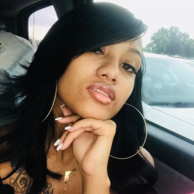 22. Mother of 2️⃣. MA 👩🏽⚕️💉. Sunshine state 🌴🌞.