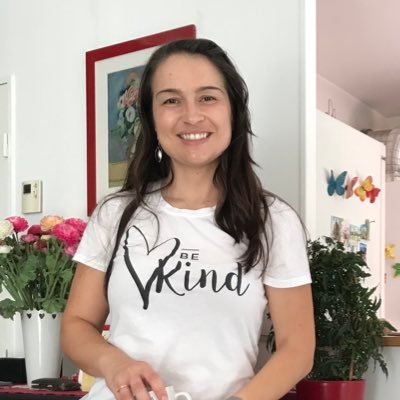 CarinePyree's profile picture. French translator. Wife. Mom of 2.