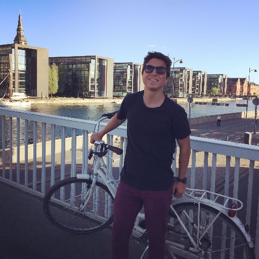 Ignaciano, Arquitecto y Diplomado en Movilidad y Ciudad UDP. Amante de Santiago y sus rincones.