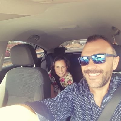 Superenamorado de mi hija,de mi Sevilla de mi alma,hermano de @Hdad_SanBenito y componente de @MaestroTejera.