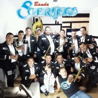 banda musical de talentosos jovenes,con muchas hanas de sobresalir y brindar musica con sabor y alegria..