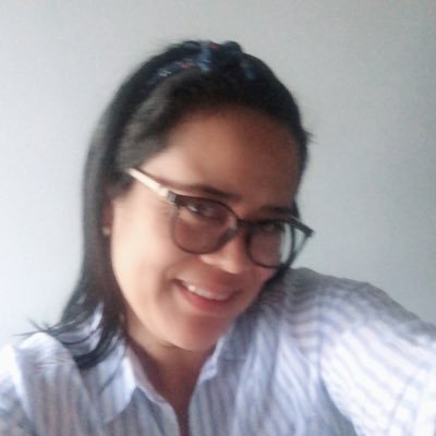 adrianaerlinda's profile picture. 