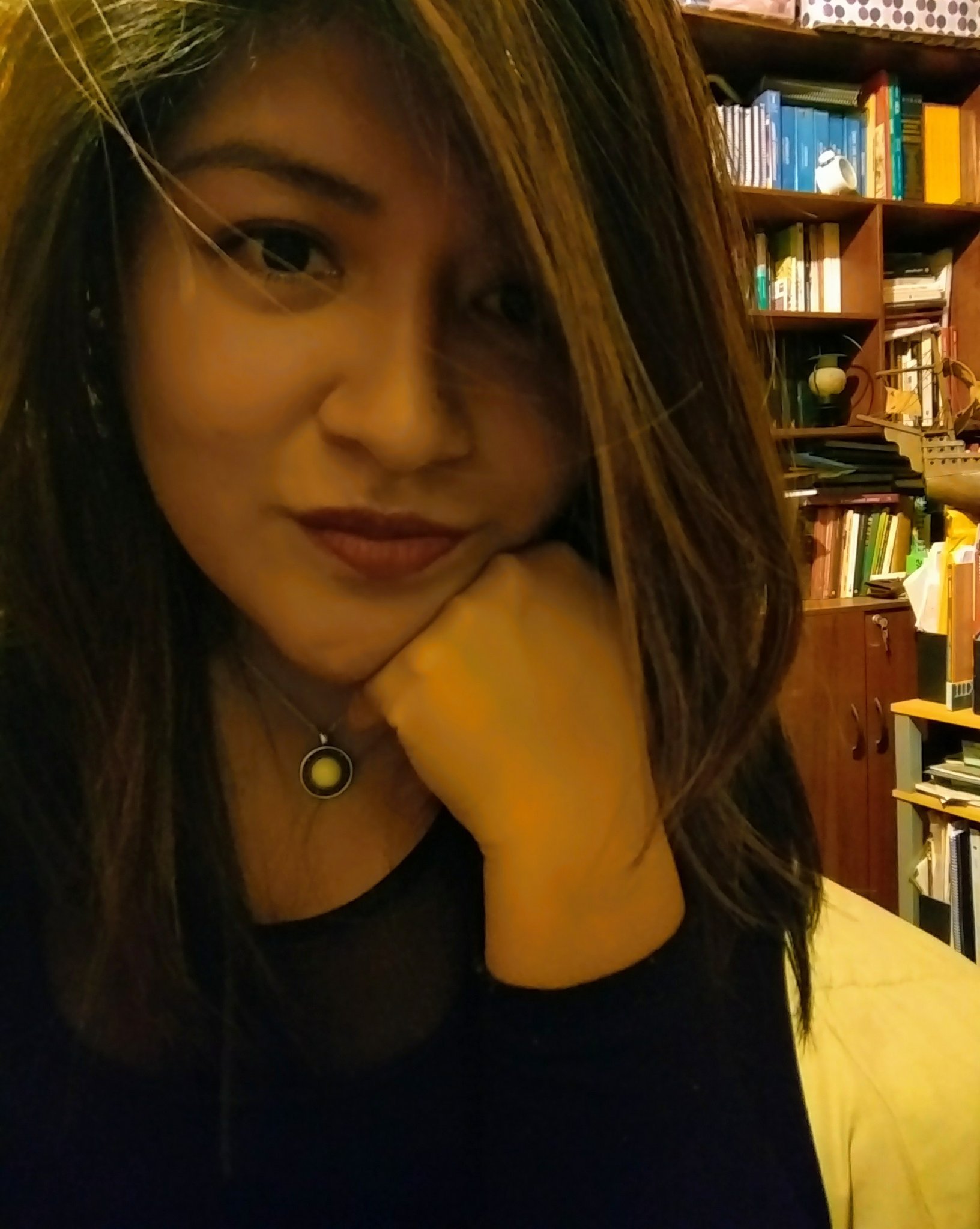 fdavilap18's profile picture. Lingüista, correctora de textos y agnóstica de pie plano.