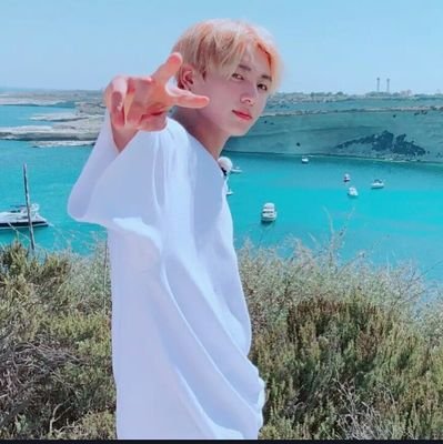 Minh Khuê 😂😂,Ờ Khớ 😘😘yêu BTS - BangtanSoyeondan ❤❤bias 😍😍Jimin shipper Jikook ,Sope ,Namjin💗💗💚👉V-A. R. M. Y👈💞💞💞,fanti not lai 🍀 FOREVER BTS 🌻😍