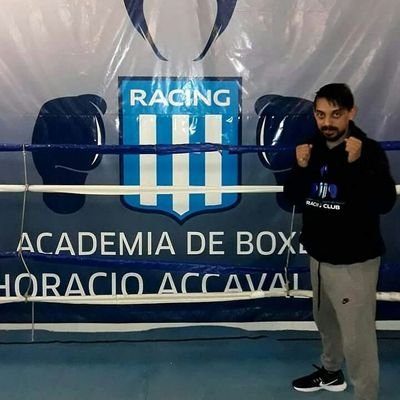 casado con georgina tengo dos hijos , socios de racing 
boxeo y mtb 🥊🚴‍♂️🏃‍♂️