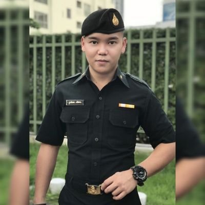 เครื่องแบบที่เปื่อนฝุ่น กลับอบอุ่นเกินจะบอก👮😉