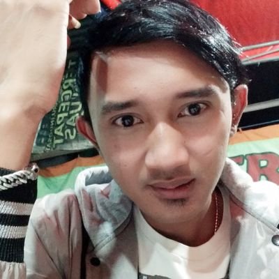 Charlys72345827's profile picture. Setia