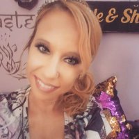 Ashley Jones(@ashjsparkles) 's Twitter Profile Photo