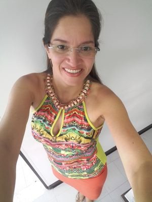 Mujer sencilla y creyente en Dios.