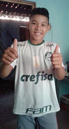 Tenho 13 anos e gosto muito de futebol ☺☺☺😜