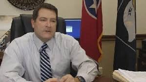 i am an American medical doctor, physician and politician from the state of Tennessee currently serving the united nation