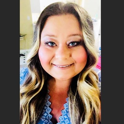 MissReitz2016's profile picture. First grade teacher 🖤