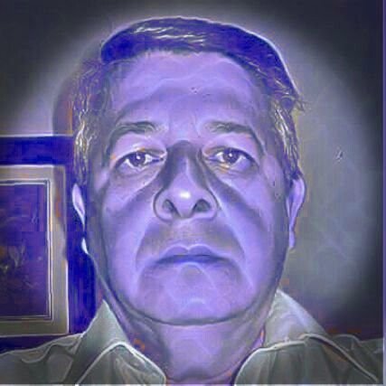 villeda_aguilar's profile picture. Es así como somos
Y como nos paseamos hoy sobre la tierra
Precedidos por los ruidos de nuestros antepasados
    y seguidos por el dolor de nuestros hijos.