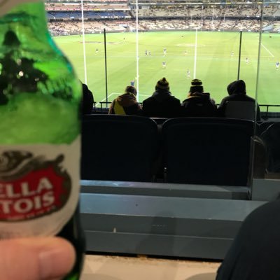 hallmic00's profile picture. 