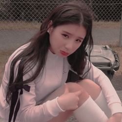 ㅤ‧  one ın ɑ mıllıon_ : @ the nαtıon's bunnч prıncess thαt loves cαts, αnıme αnd her frıends ♡ )