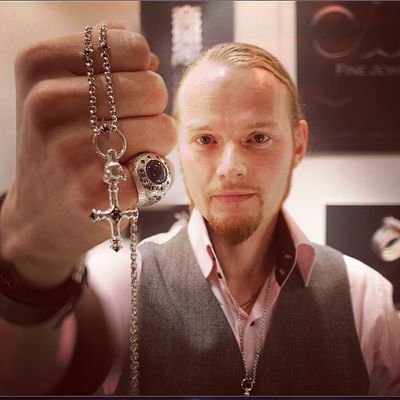 Creator of Exquisitely Crafted Fine Jewellery Collections, Bespoke Pieces and Ornaments
info@kristjaneyjolfsson.com