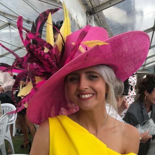 RACING STYLE blog, FOR LADIES, BY LADIES.  Obsessed with racing style! Follow us for all of the latest racing fashion, style polls, best dressed ladies and more