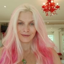 hajlastudio's profile picture. Dançarina, Professora de Dança do Ventre, Yoga, Pilates, Reiki, Psicopedagoga, Educadora Fisica, Terapeuta Holística, Acupunturita, Shiatsuterapeuta.Vida🕉☯️🙏