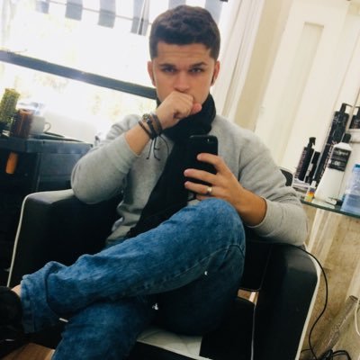 EugnioGomes03's profile picture. Pode me chamar de Junior 2.1 flight attendant ✈️ Maktub ✨ paz e música 🎶🎷 insta @eugenio.gomes03 face eugenio junior