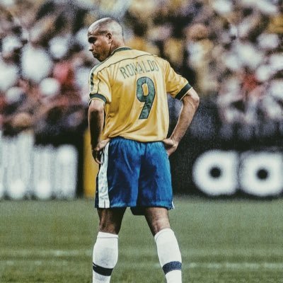 love football ⚽️ boxing 🥊 Oldschool hip-hop.