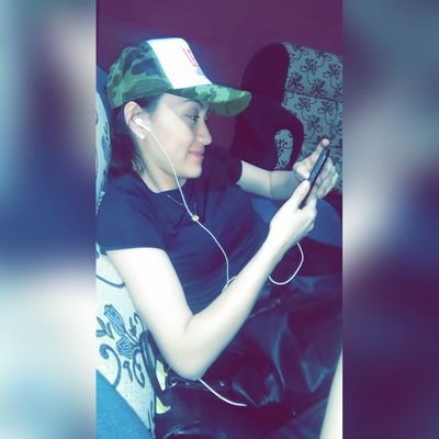 Tengo un Dios que todo lo puede.💪Amigo que nunca falla.💫
De pie ante el mundo y de rodillas ante Dios.♥️
Tengo ÁNGELES en el cielo.🌟