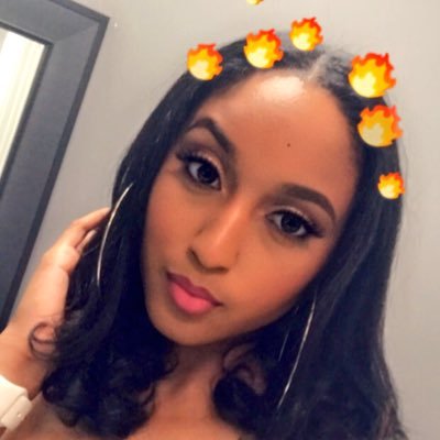 leashbeash_'s profile picture. UWG Alumna 👩🏽‍🎓 Simple Somethings LLC 🤍🕯 Handmade Candles            📩thesimplesomethingsshop@gmail.com