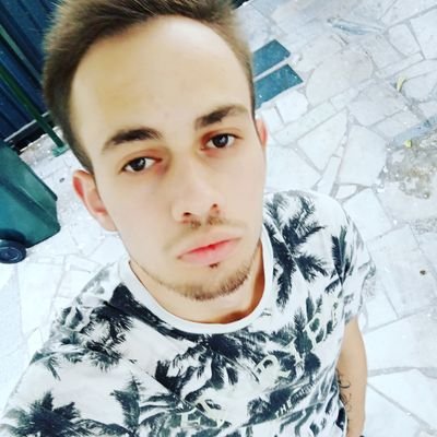 NikoLeal96's profile picture. 22 Anos, 01/05/96, signo touro, 
Bombeiro Voluntário, Vigilante, Comunista (JCP) e sou de Lisboa
Liberal aos teus ideais, se és contra os meus, vai-te foder