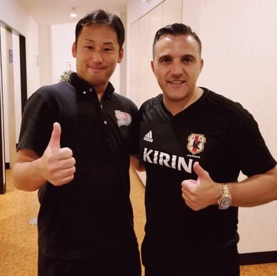 ●四国唯一のフットサルA級指導者_2期生
●FC STORY Tokushima代表兼監督
●フットサル専門スクールFutSTORY
🎤音声配信https://t.co/DF5VaXmrL0…