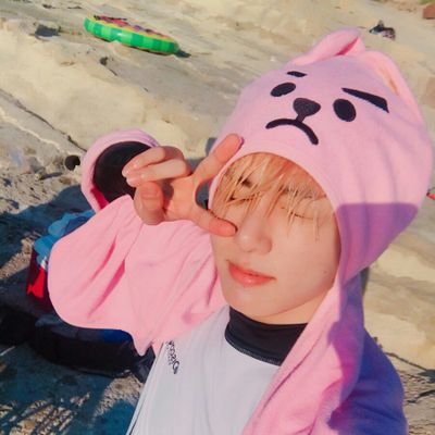 kookieahjussi's profile picture. 김석진
민윤기
정호석
김남준
박지민
김태형
전정국
@bts_twt
 안녕하세요, 저는 정남민입니다