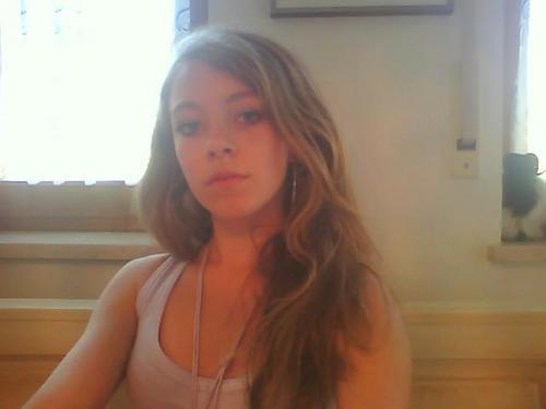 spitcosmetics's profile picture. 