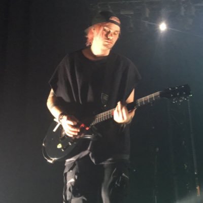 @5SOS fam ＊2015.2/25赤坂BLITZ 1Dsupport act 27.1.2♡2016.SLFL2/19nagoya23.24Tokyo.2018.8.3zepptokyo★Follow&RTwelcome★ #5SOSFamily @Heyviolet follow7/17
