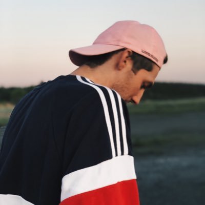 Jonashaar's profile picture. boob watcher since 97’